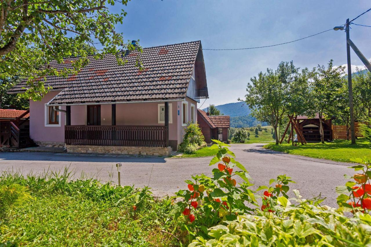 Andrea In Sertic Poljana - Haus Fuer 6 Personen Plitvička Jezera Eksteriør billede